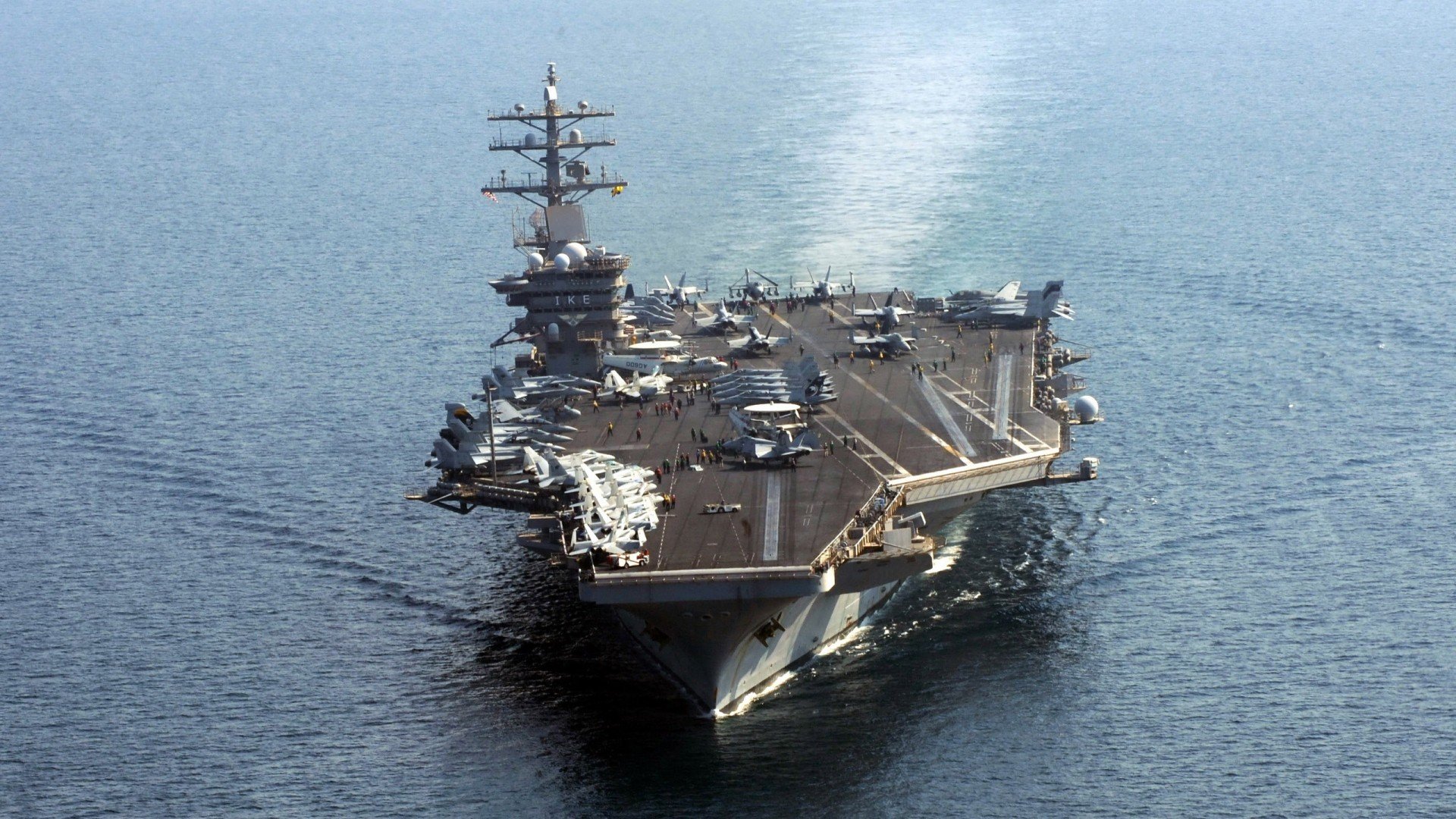 -伊普斯维奇城主场氛围热烈，球迷支持不减，伊普斯维奇市