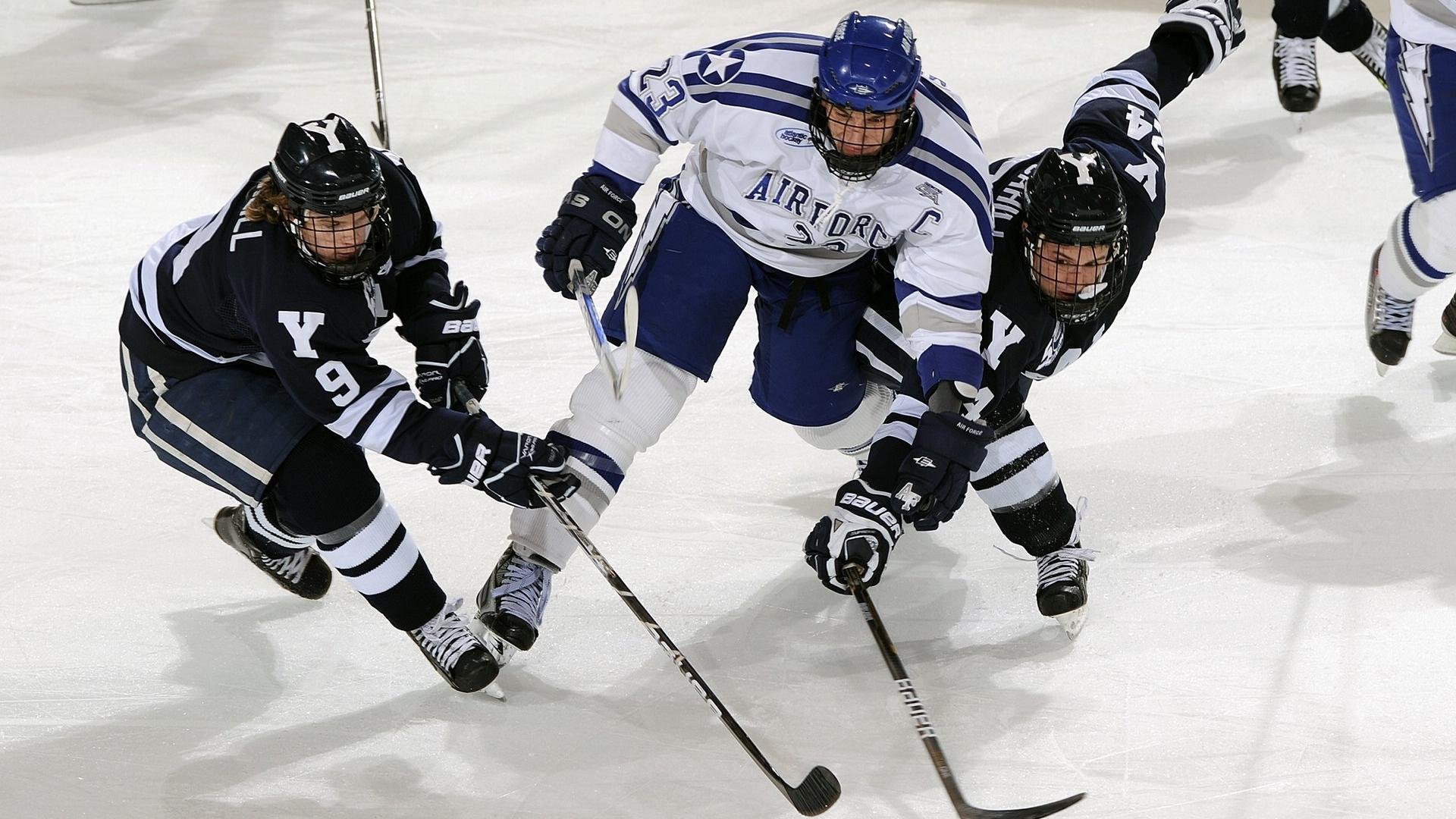 足球观察VAR系统引发争议频出,足球观察法